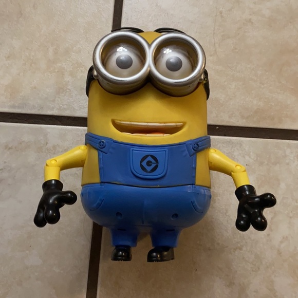 Minion figures. (All shapes and sizes) - Picture 2 of 3